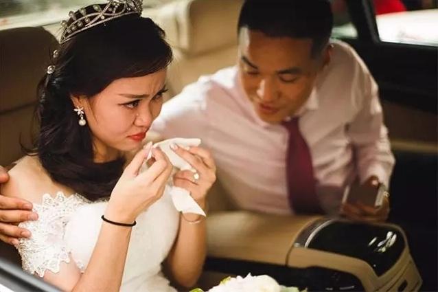 女儿要远嫁十二星座爸爸各是什么样的心情来看真实感受