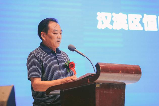 汉滨区总商会名誉会长程时银在瀛湖中学进行助力圆梦大学活动