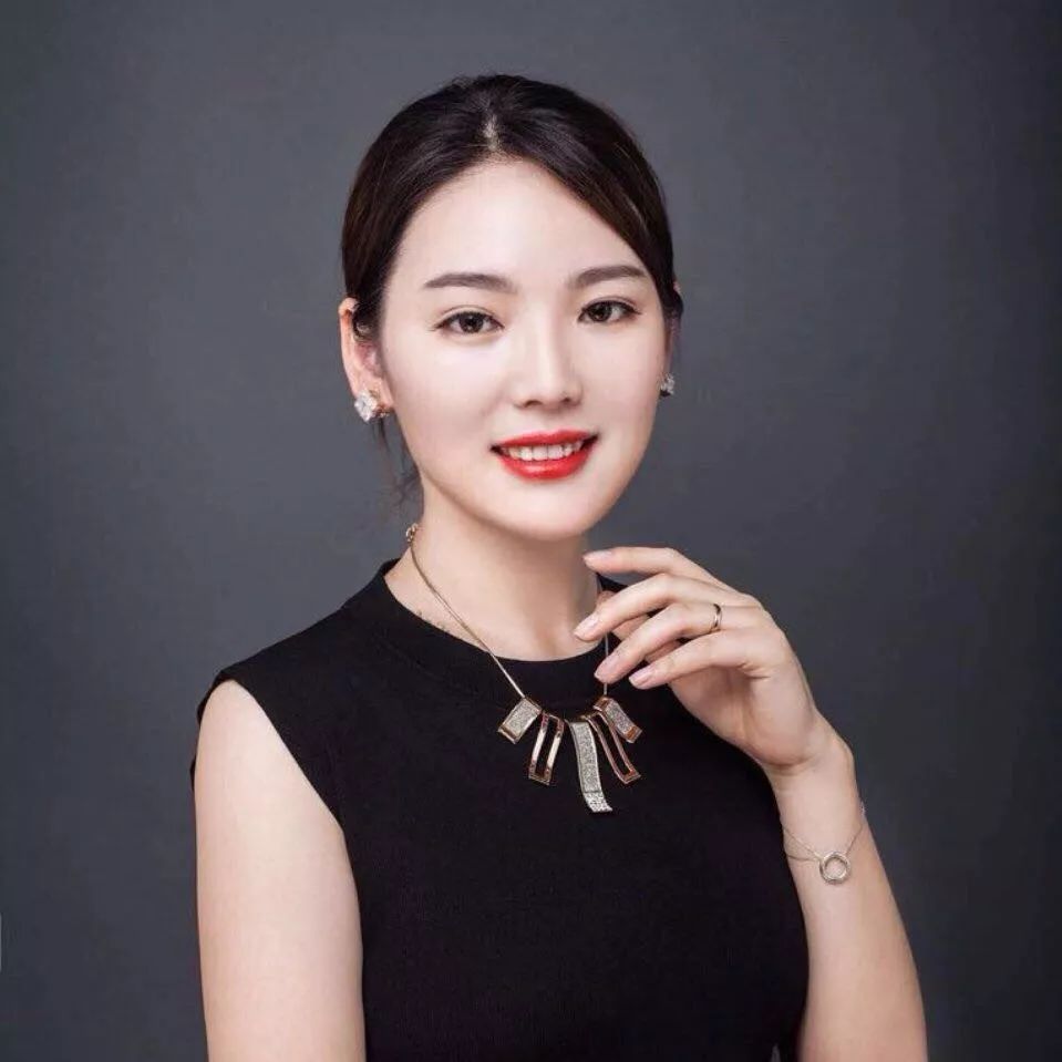 要放在第一位,建议使用漂亮的形象照或者门店照片;2)微信头像由于是