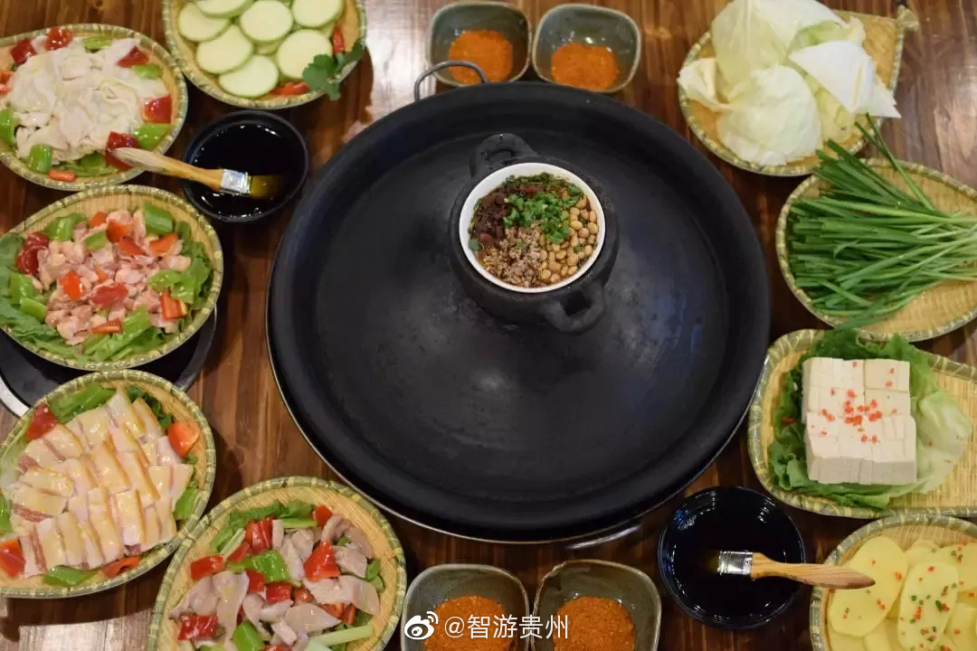 水城烙锅作为贵州小吃的代表之一,起于清代,至今已有近300年的历史了.