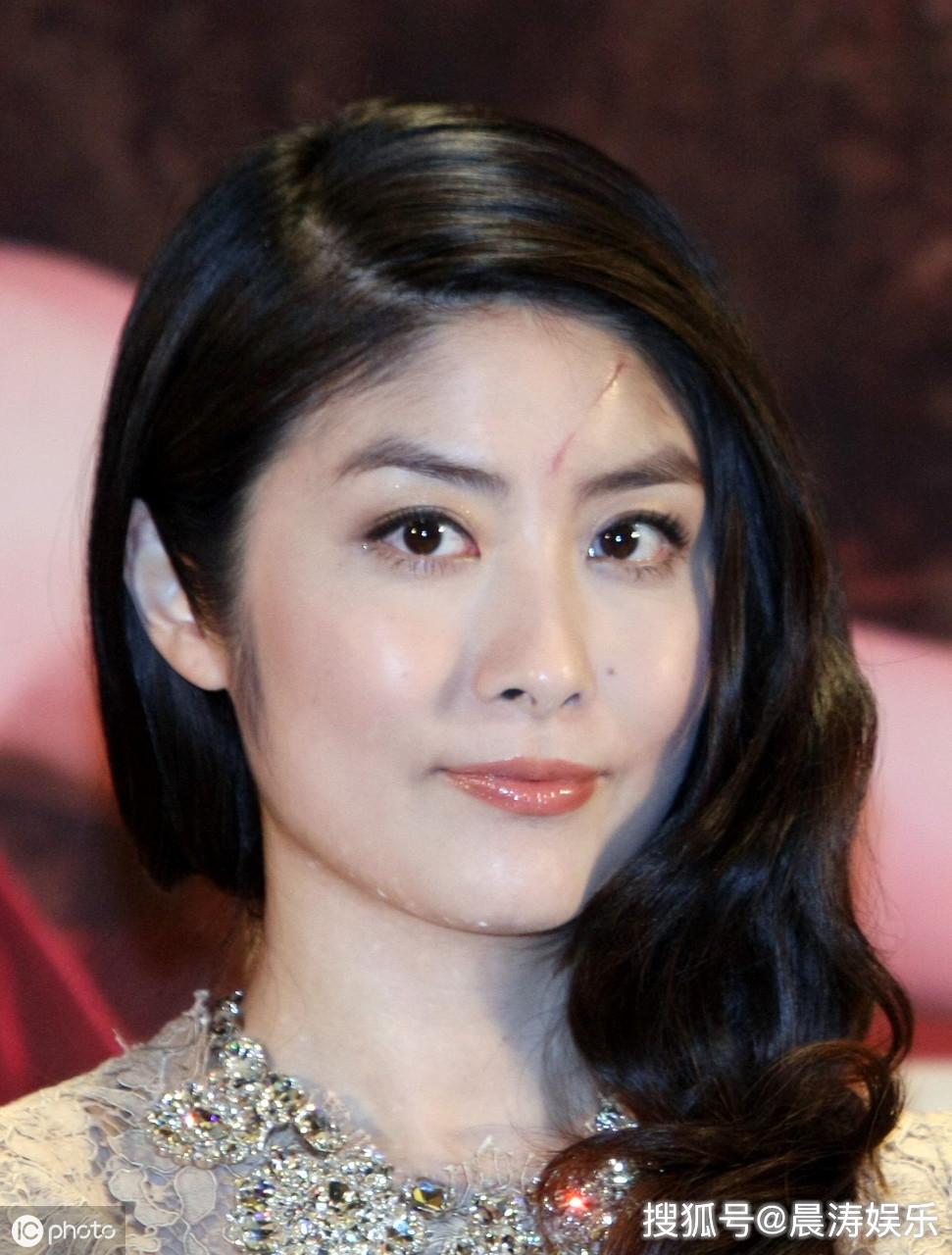 陈慧琳46岁依然美丽为人低调专注慈善事业一家幸福美满