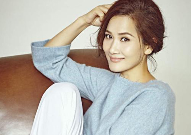 她是最美"宋美龄",当红时嫁给大11岁老公,今41岁独立抚养爱女