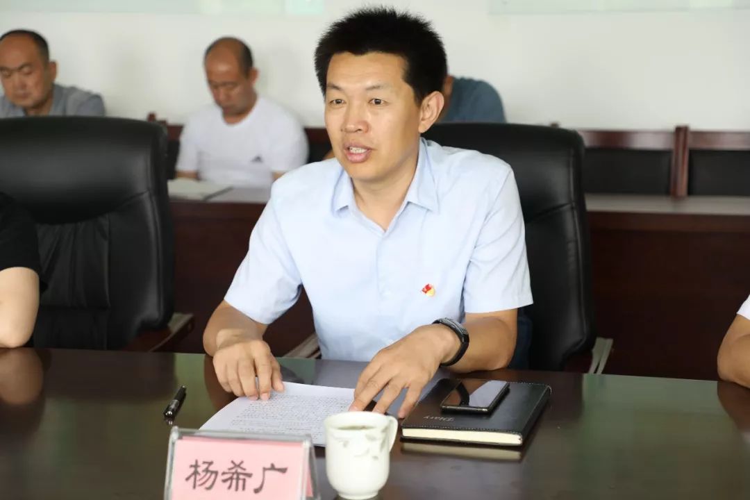 县委常委县委办公室主任张连福到龙桑寺镇调研指导软弱涣散村