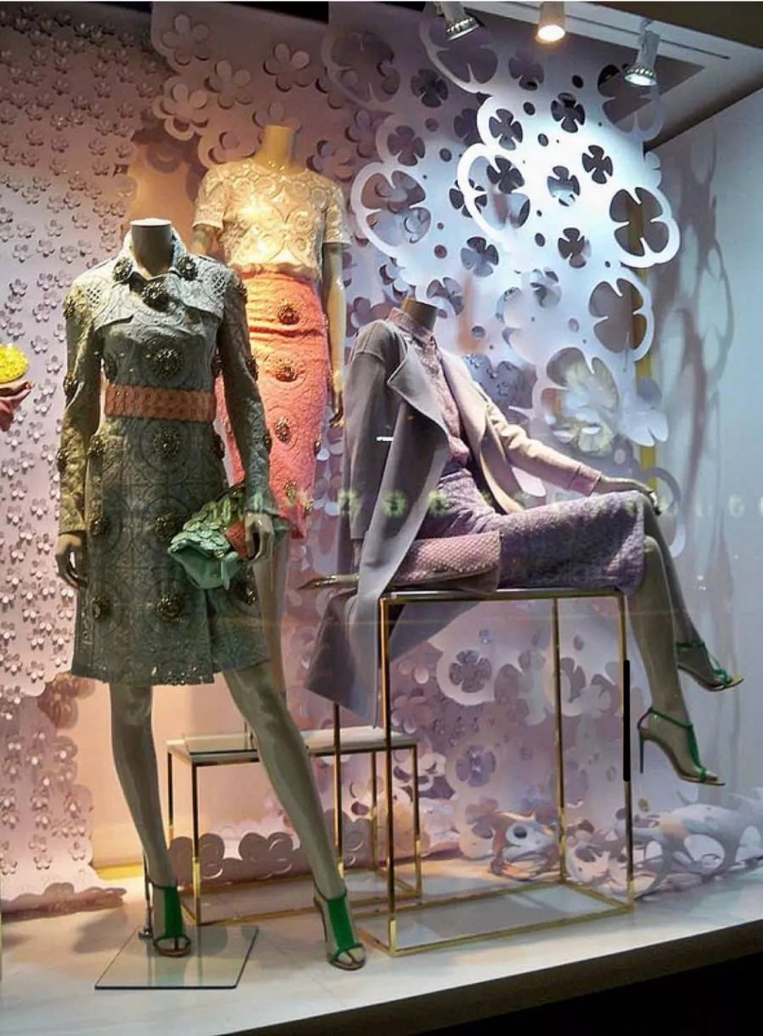 橱窗陈列丨秋季外套橱窗