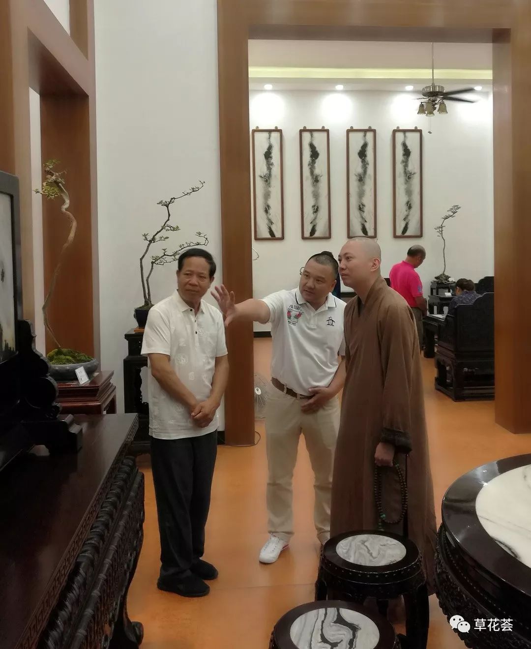 海幢寺方丈光秀大和尚受邀参加了本次活动交流颇欢品盆论树大家齐聚一