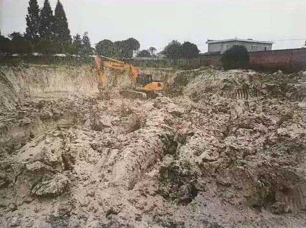 以案说法履行生态环境检察职能严打私挖盗采白鳝泥乱象