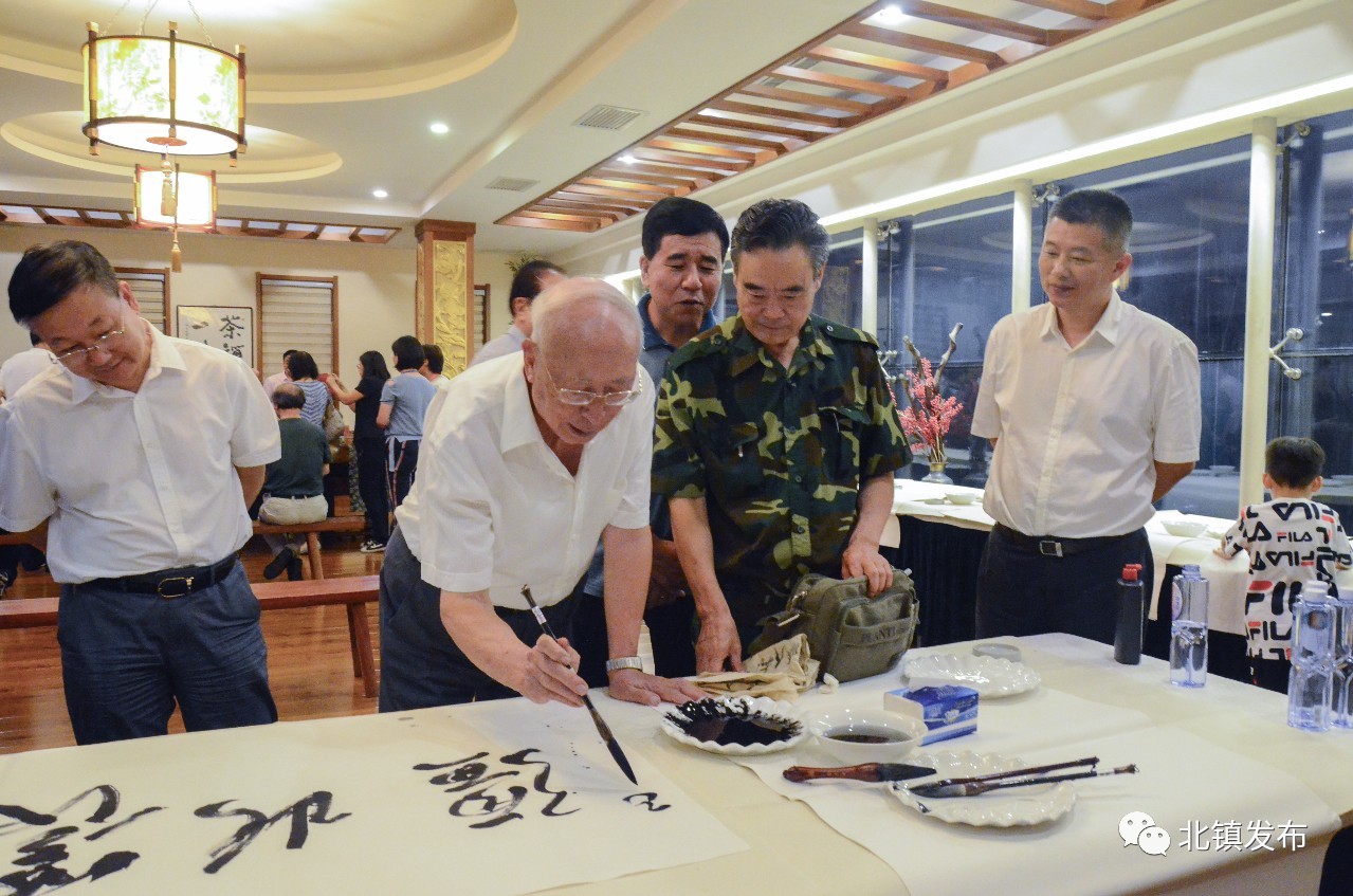 市委书记刘鑫出席活动并致辞,市长刘畅主持活动,市领导王忠宝,陈宝江