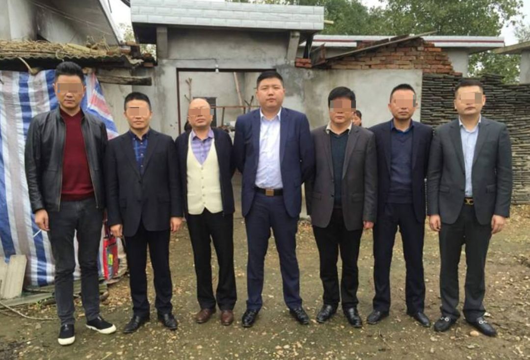 知名房产公司董事长涉黑被捕!警方悬赏五万征集其犯罪线索