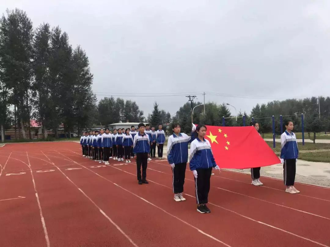 乌兰浩特市第五中学(乌兰浩特市第五中学刘庆伟)