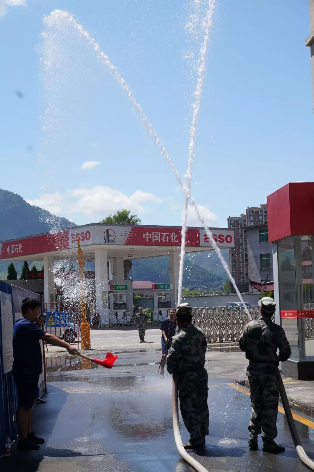 陈建军第二名 邵帮文第三名 钱 玮团 体 组第一名 渭田镇专职消防队第