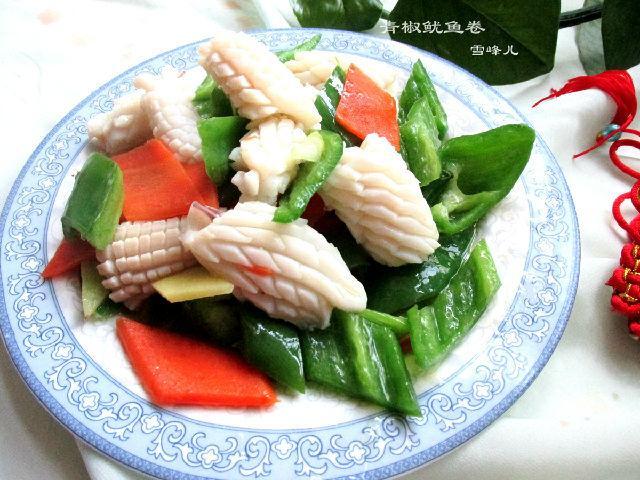 味道鲜美的五彩青椒鱿鱼卷, 健康营养美食