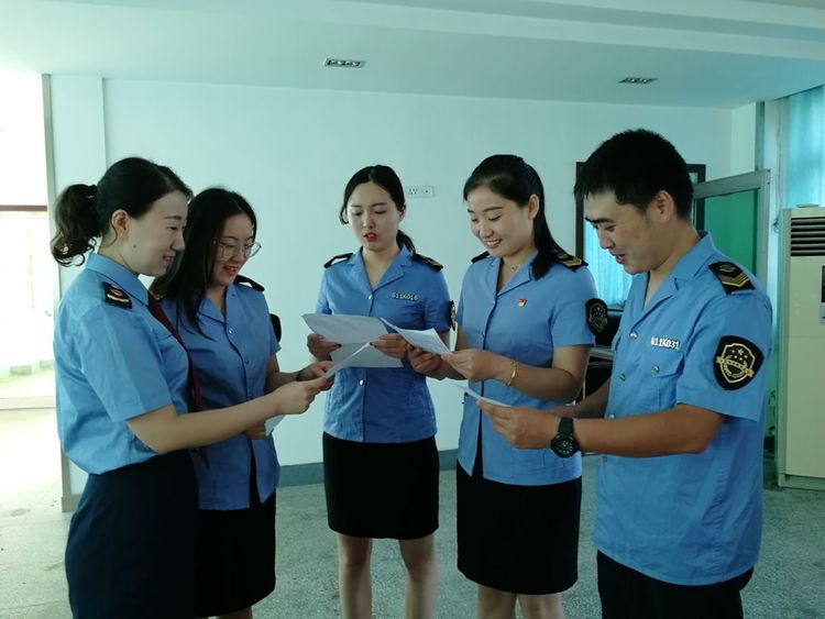 区市场监管局组织青年干部积极参加全区快闪活动献礼伟大祖国70周年