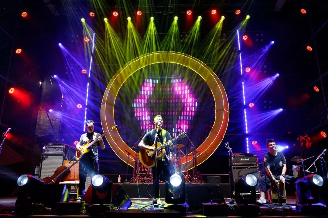 爆米花音乐节点燃夏日莞城上演音乐狂欢派对