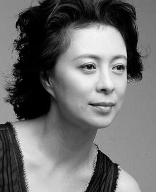 国家一级演员,出道40年零绯闻,丈夫身份显赫却为人低调!_刘佳