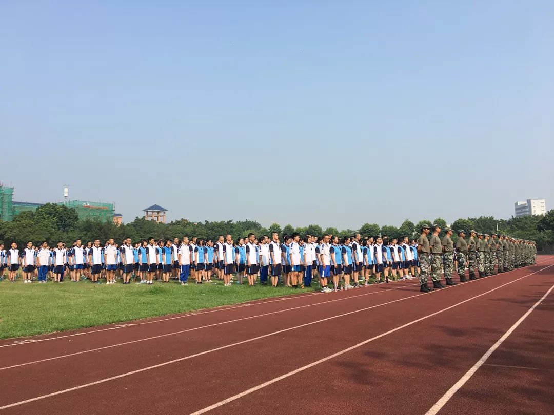 学军人之风采强自身之素质东涌中学2019级高一新生军训特辑