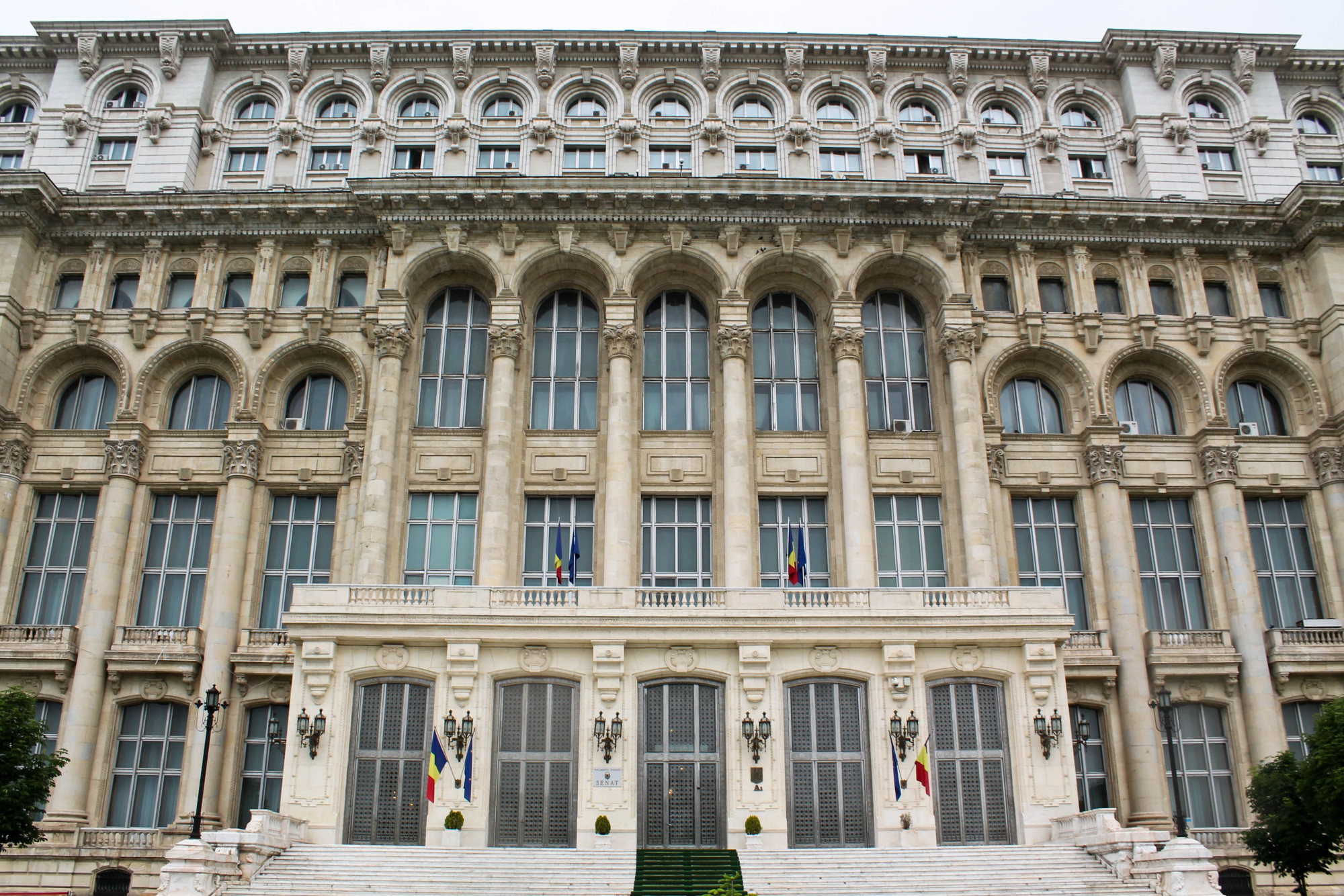 最奢华政府大楼价值241亿每年电费超4千万70房间却空了20年