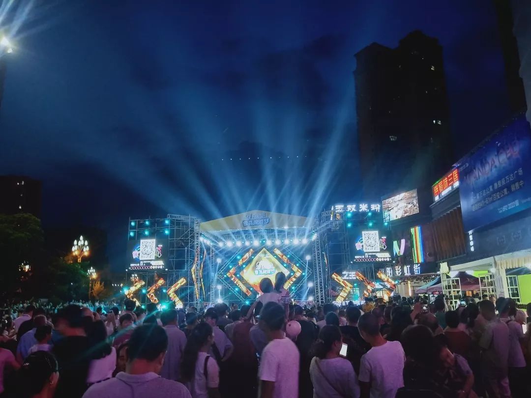 德阳万达广场3周岁两天狂欢德阳万达广场啤酒音乐节完美落幕