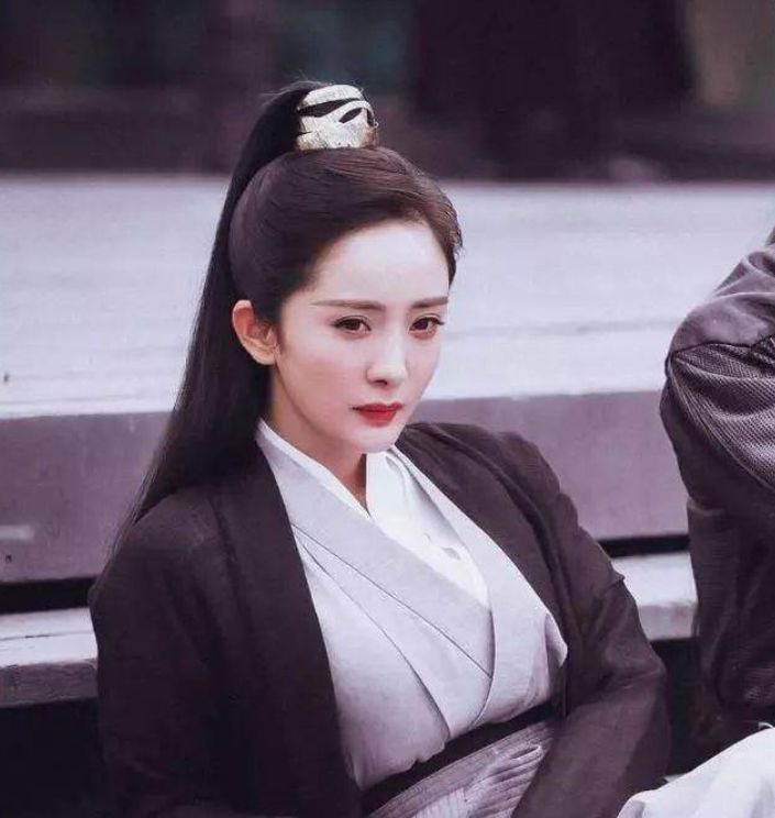 杨幂刘诗诗唐嫣张柏芝佟丽娅赵丽颖,女星古装扎马尾谁英俊潇洒
