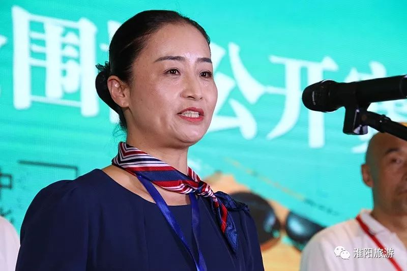 裁判员代表徐萍宣誓最后,中国围棋协会顾问陈丹淮将军讲话并宣布2019