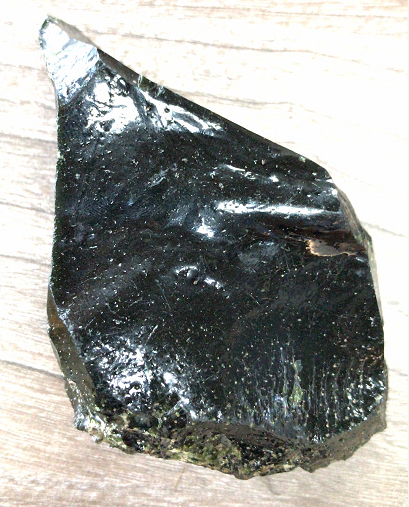 橄榄绿玻璃陨石