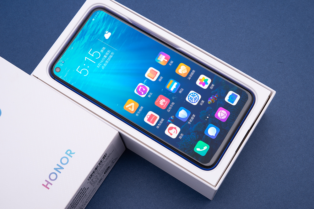 荣耀20幻影蓝开箱光影幻变定格奇幻之美