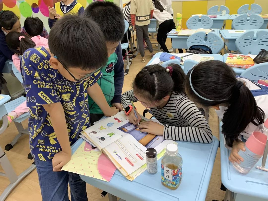 丢掉害羞丢掉安静小学英语课还能这么紧张刺激