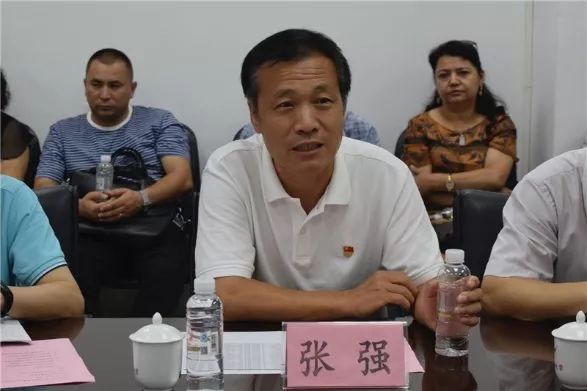 广州大学团委王国栋书记,人文学院副院长禤健聪教授,副书记刘军军同志