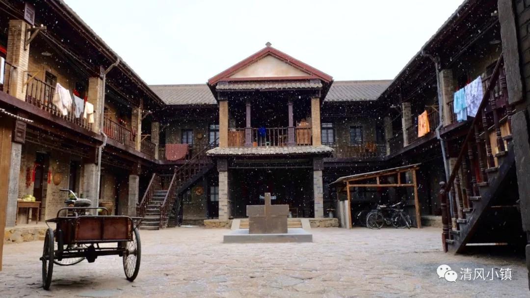 "现男友"李现在旅顺清风小镇拍过《法医秦明》!场景道具开放参观啦!