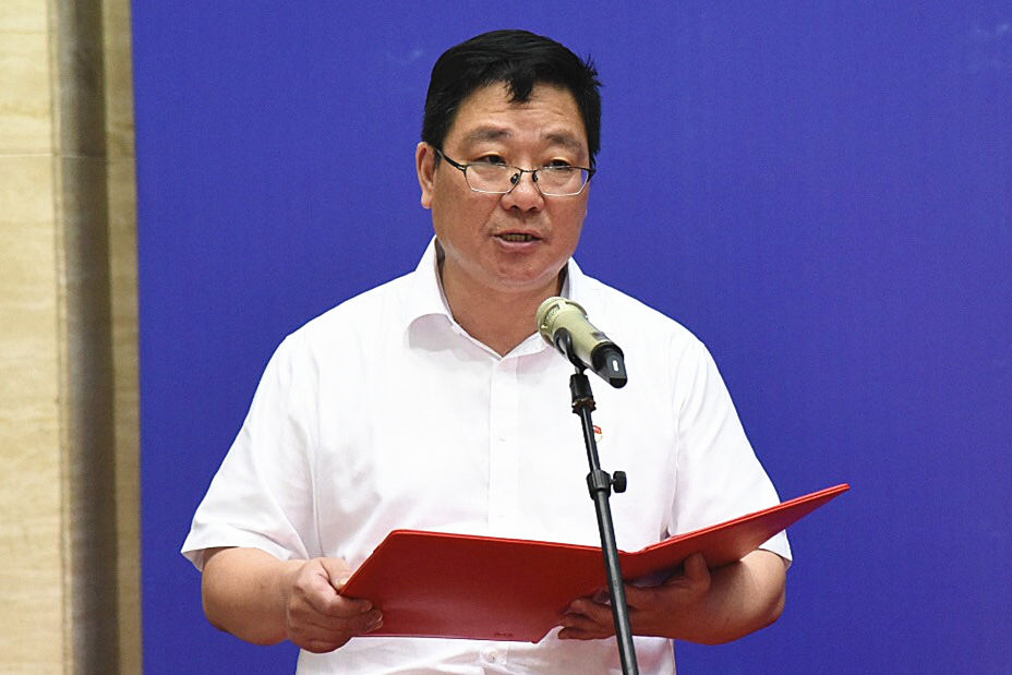 区委常委,湘家荡区域党工委书记 周小明今天,中德合资智能化电梯整梯