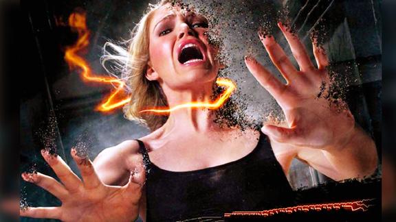 外星人入侵地球,接触到的人,如灭霸响指般灰飞烟灭,瞬间成渣