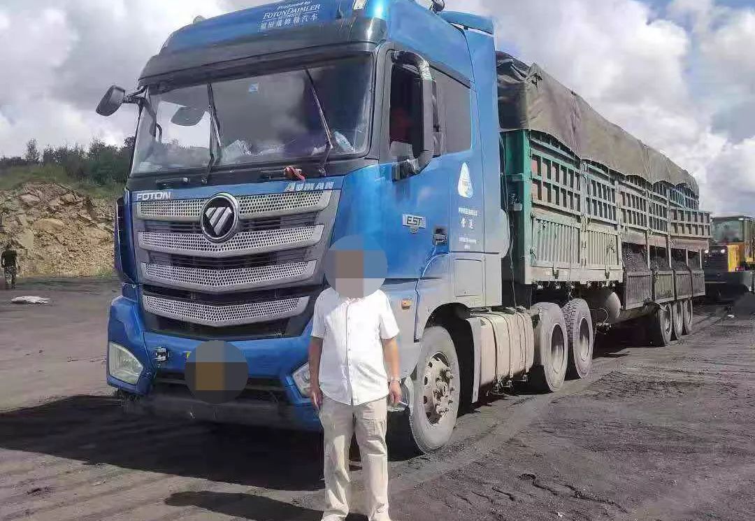 嫩江市查获六台拉煤超载大货车,严重者罚款2000元扣6分!