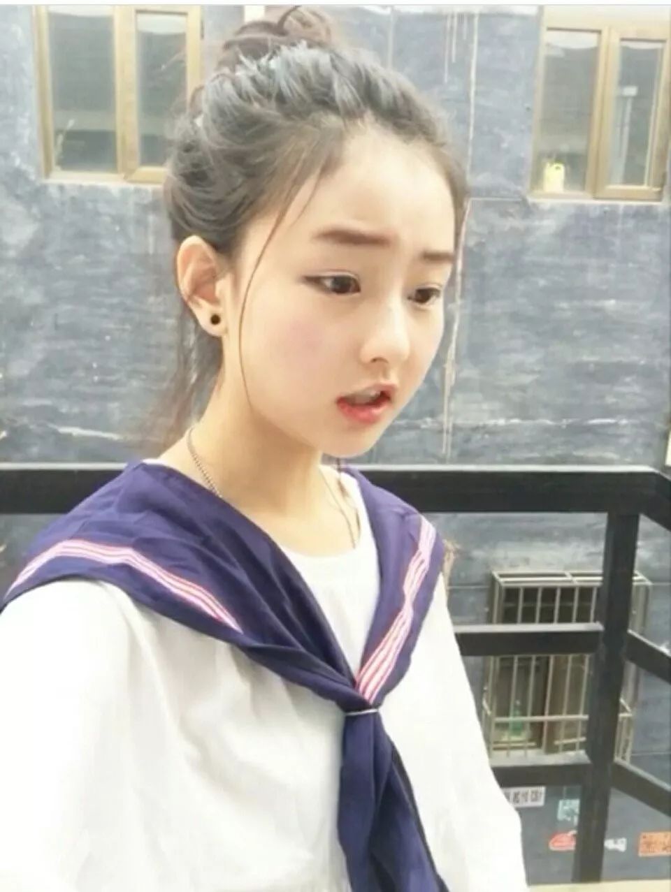 快手第一萌妹居然p图翻车了?镜子里的庞大身躯暴露真实身材