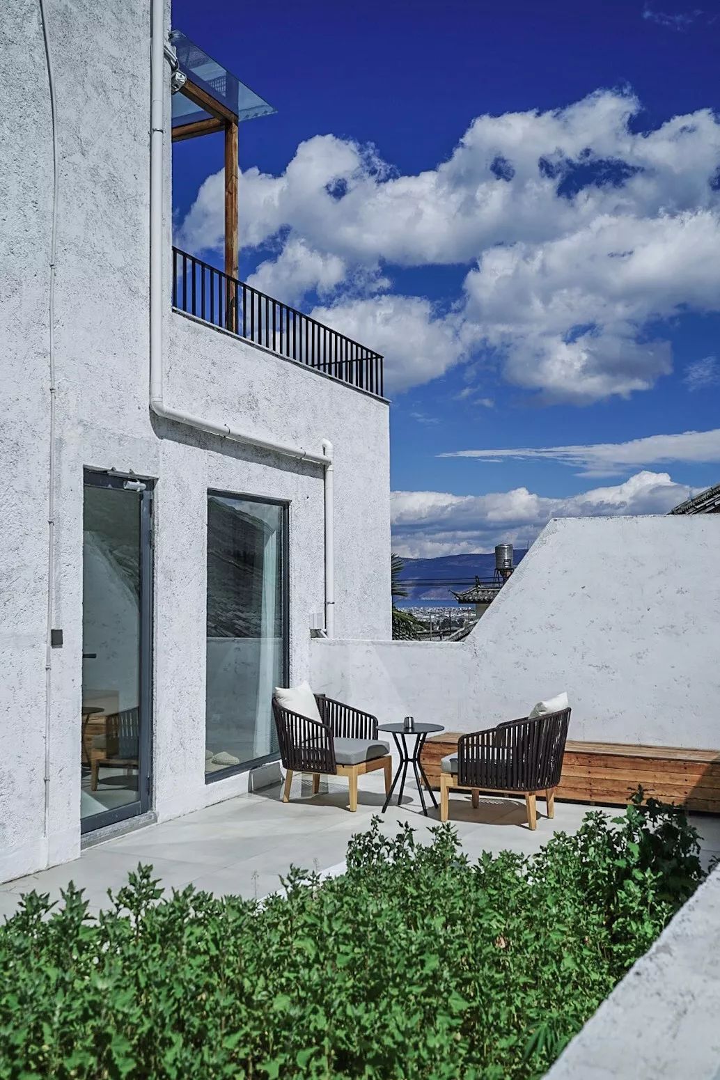 大理洱海边这间偶遇明星概率最高的网红民宿远眺苍山洱海山水入窗