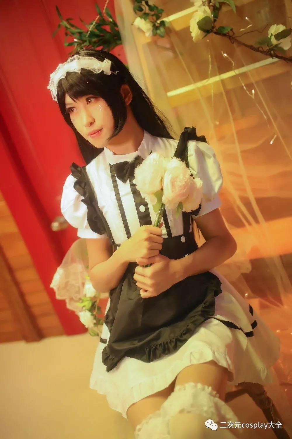新西兰伪娘cos女仆第二弹眼神超有灵气花也特别好看