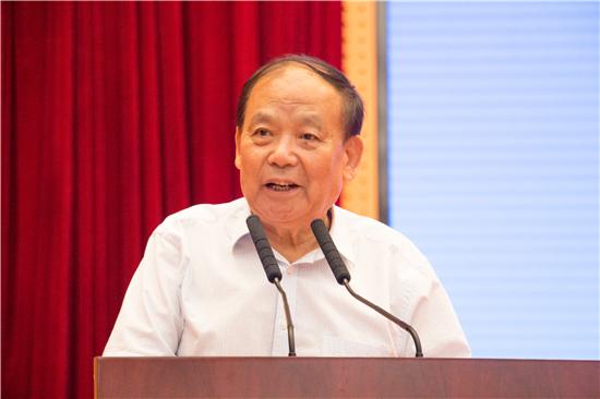 中国行为法学会廉政行为研究委员会会长戴俭明研究反腐需坚持问题导向