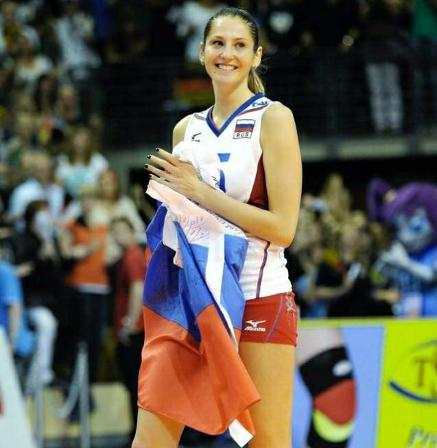 俄罗斯女排损失大将!主力副攻突发疾病退赛,高冷女王独木难支_洛娃