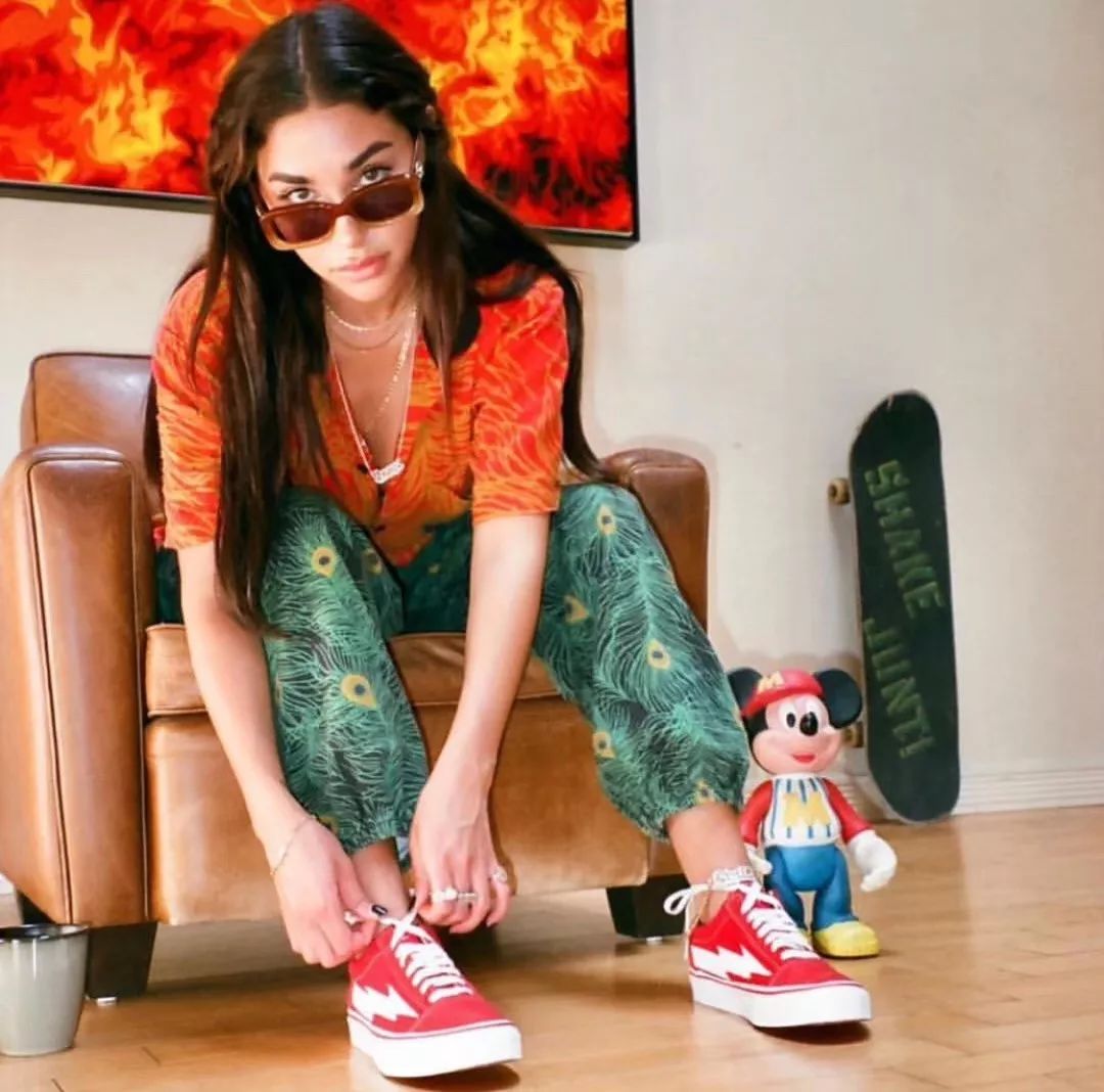 帆布鞋烂大街那是你没遇到这双几乎所有明星都上脚时髦百搭显腿长