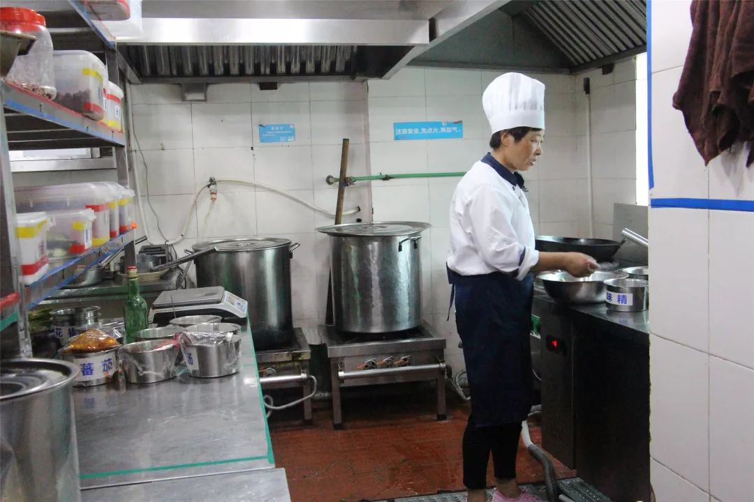 浦江这几家你常去的火锅店,后厨长这样