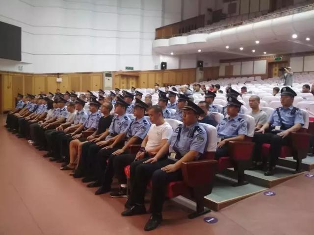 被告人李辰鹏纠集被告人李卫鹏,殷志新等人,在山西省高平市内多地开设