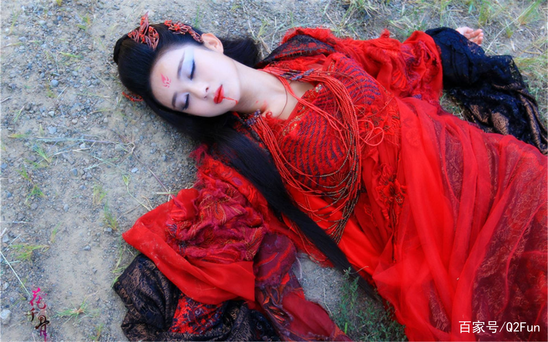 我想,诛仙柱上十七根消魂钉她没有恨过他,断念剑下108道伤痕她没有恨