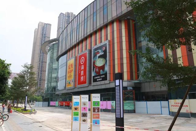 8月23日中建广场 璀璨亮相