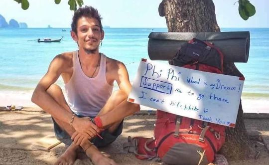 洋垃圾盯上亚洲国家专职乞讨骗吃骗喝网友不要脸