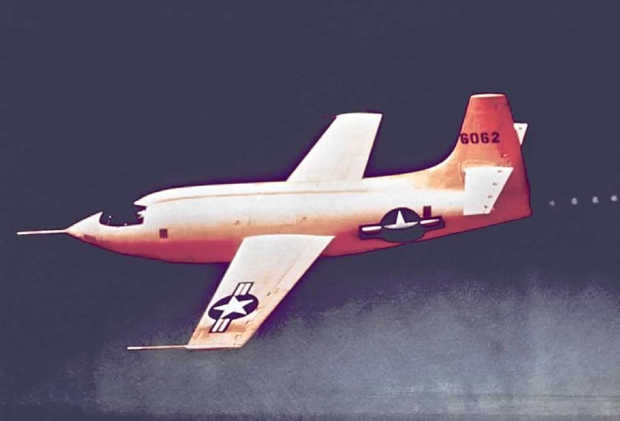 第一架动力飞机图片