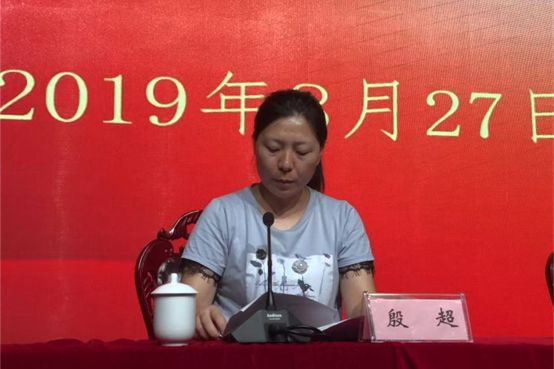 凌河镇以奖筑梦欢送大学生踏上新征程