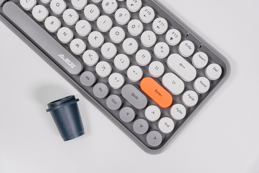 简约复古风来袭 黑爵308i蓝牙无线键盘图赏