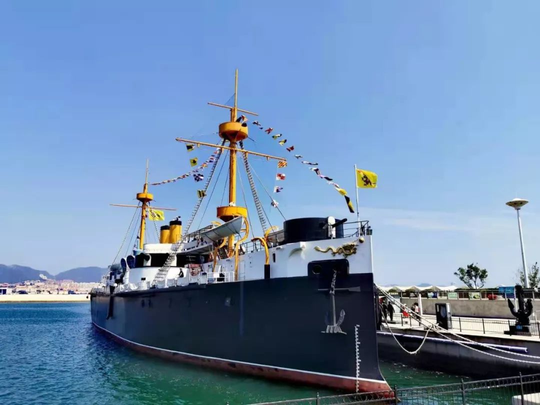 防护完善,一度被誉为"亚洲第一巨舰","遍地球一等之铁甲舰",见证象征