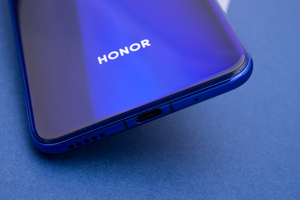 荣耀20幻影蓝开箱光影幻变定格奇幻之美