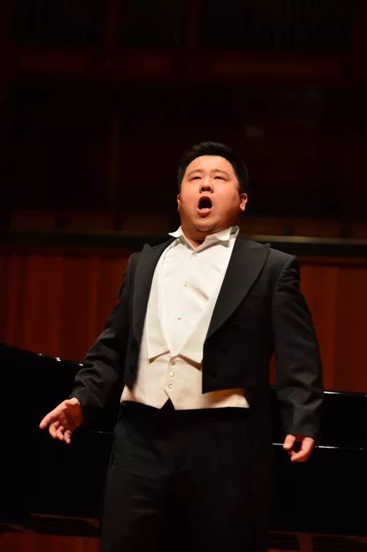 张喜秋中国男高音歌唱家贺磊明著名男中音歌唱家交通银行特约《唱响