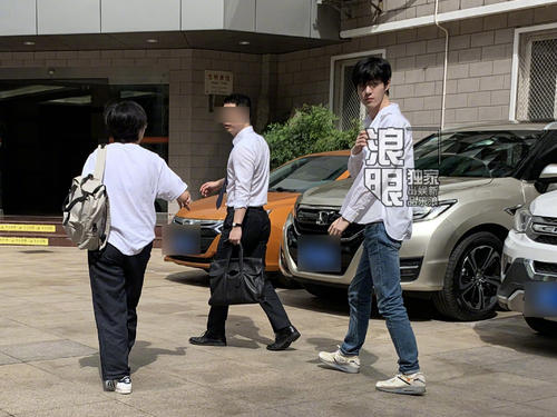 王喆的回应让我惊呆了先前王喆曾陷入不雅的视频事件,王喆艺人公司