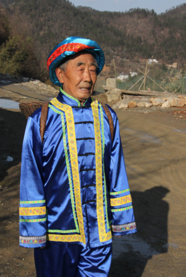 马永龙-鄂西长阳土家山寨里的一位土家赤脚医生